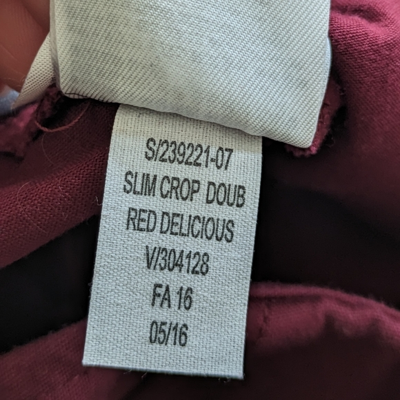 ⭐ BOGO GAP petite slim crop - Picture 3 of 7